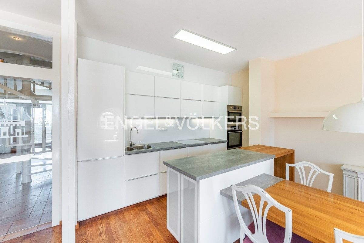Byt 4+kk · 150 m² · náměstí Jiřího z Poděbrad 1658, Praha Vinohrady - 3