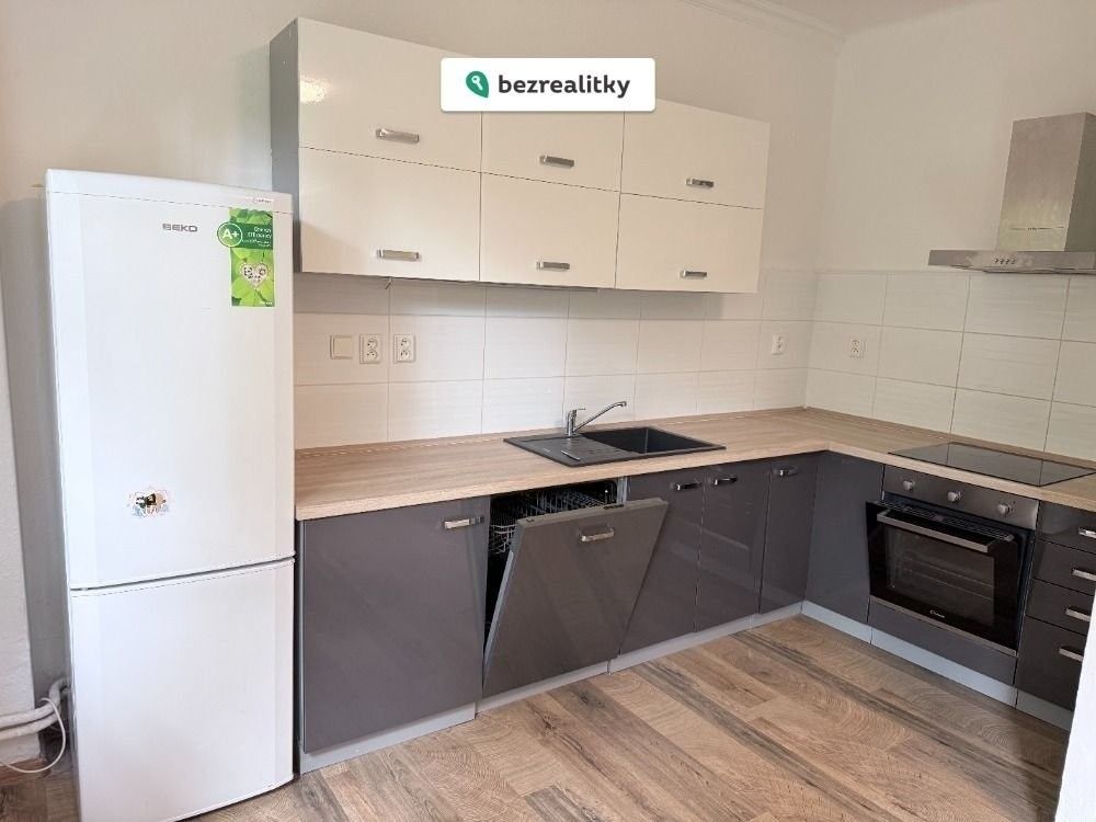 Prodej byt 2+kk - Humpolecká, Praha, 42 m²