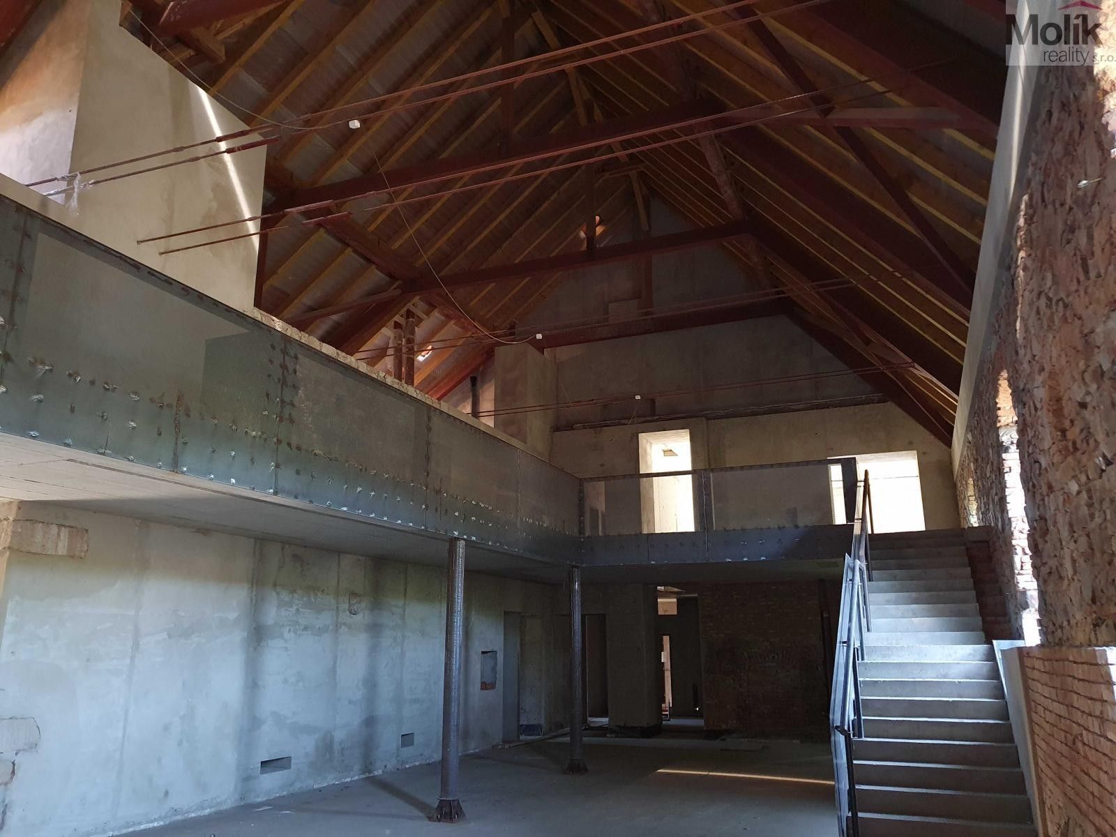 Restaurace · 3 313 m² · Žatecká, Kadaň - 3