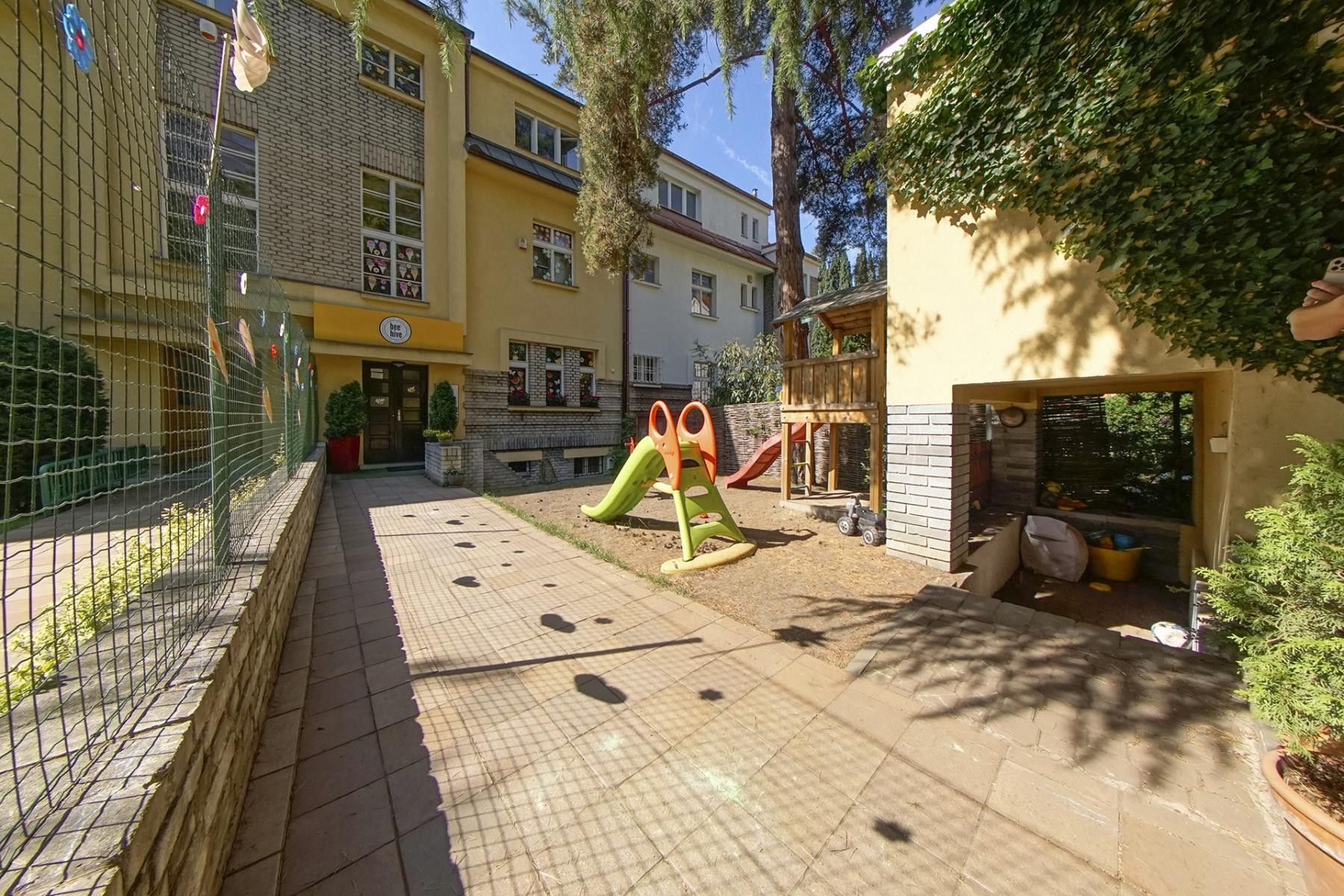 Prodej obchodní prostory - Soběslavská, Praha, 210 m²