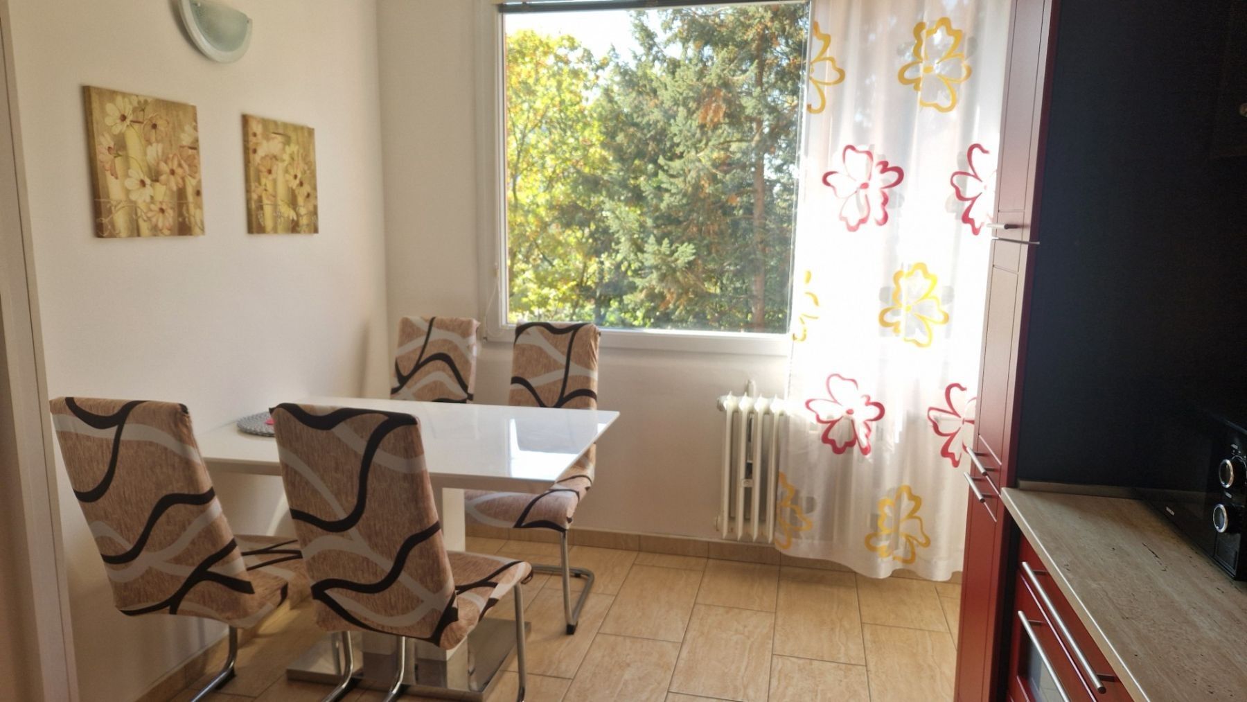 Byt 2+1 · 60 m² · Famfulíkova, Praha - Kobylisy - 3