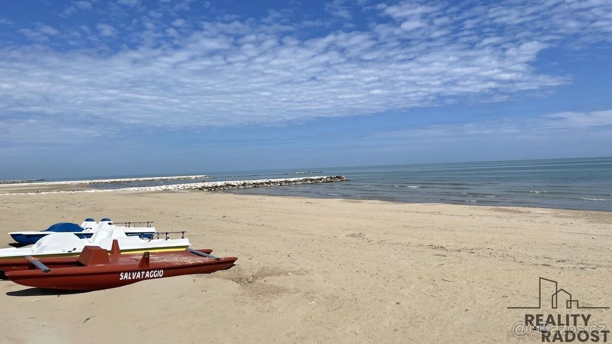 Byty, 987 66, Zahraničí