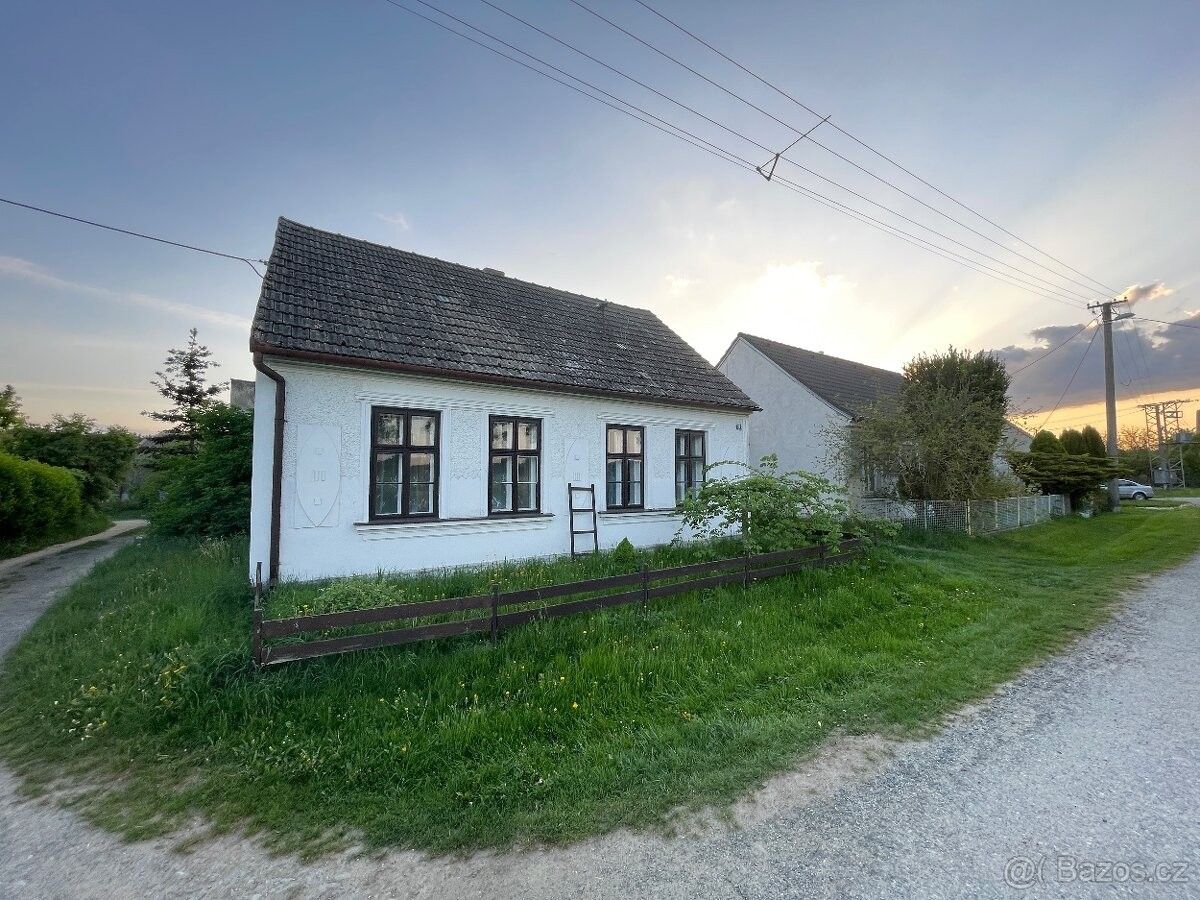 Rodinné domy, Hluboké, 675 71