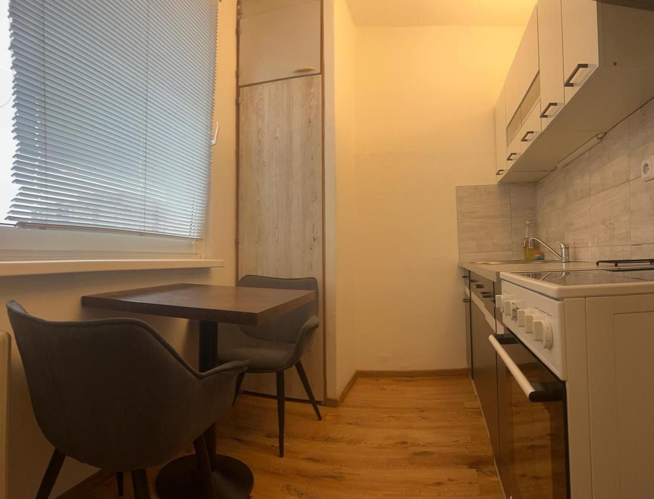 Pronájem byt 1+1 - Erno Košťála, Pardubice, 35 m²