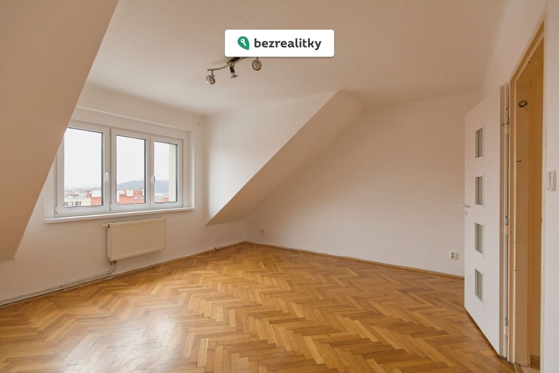 Prodej byt 2+kk - Na Jezerce 1457, Praha, 54 m²