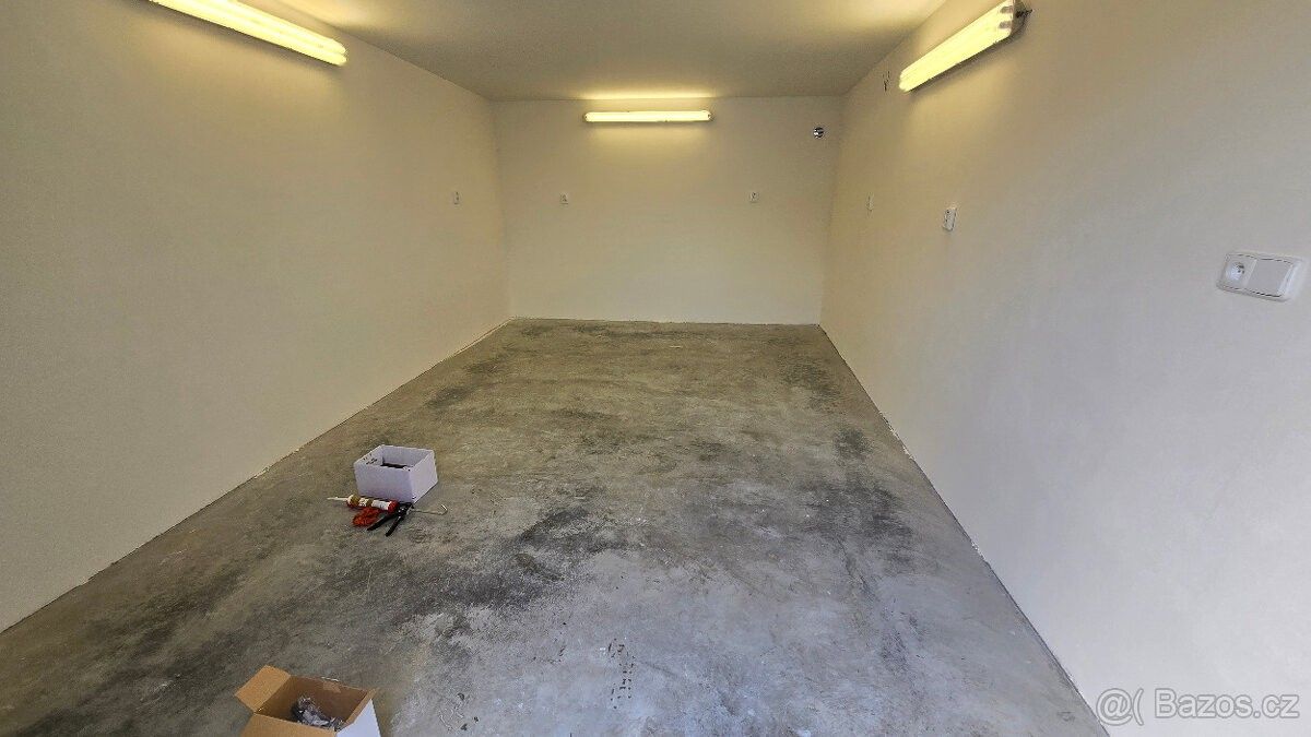 Garáže, Havířov, 736 01