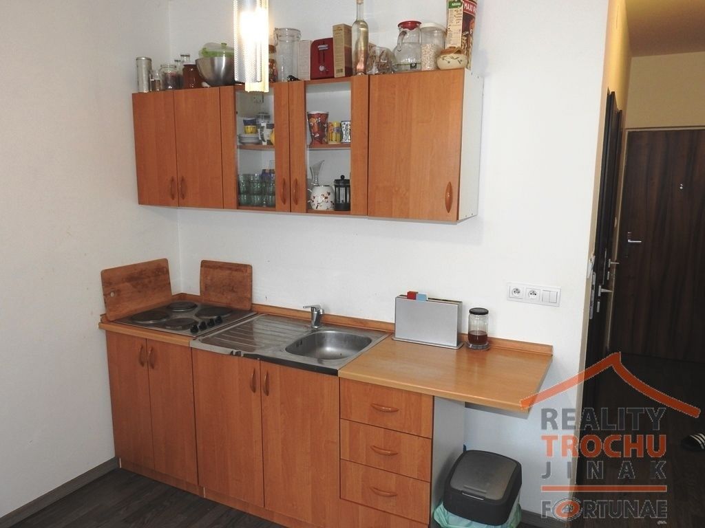 Pronájem byt 1+1 - Hrubínova, Hradec Králové, 39 m²