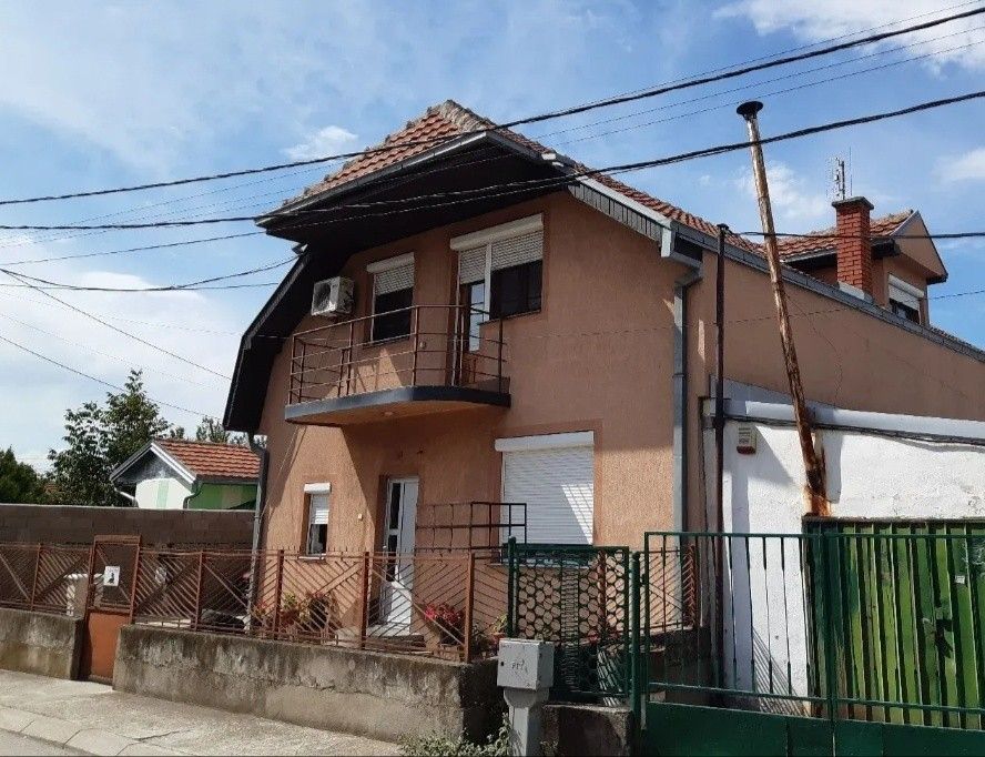 Rodinné domy, 987 66, Zahraničí