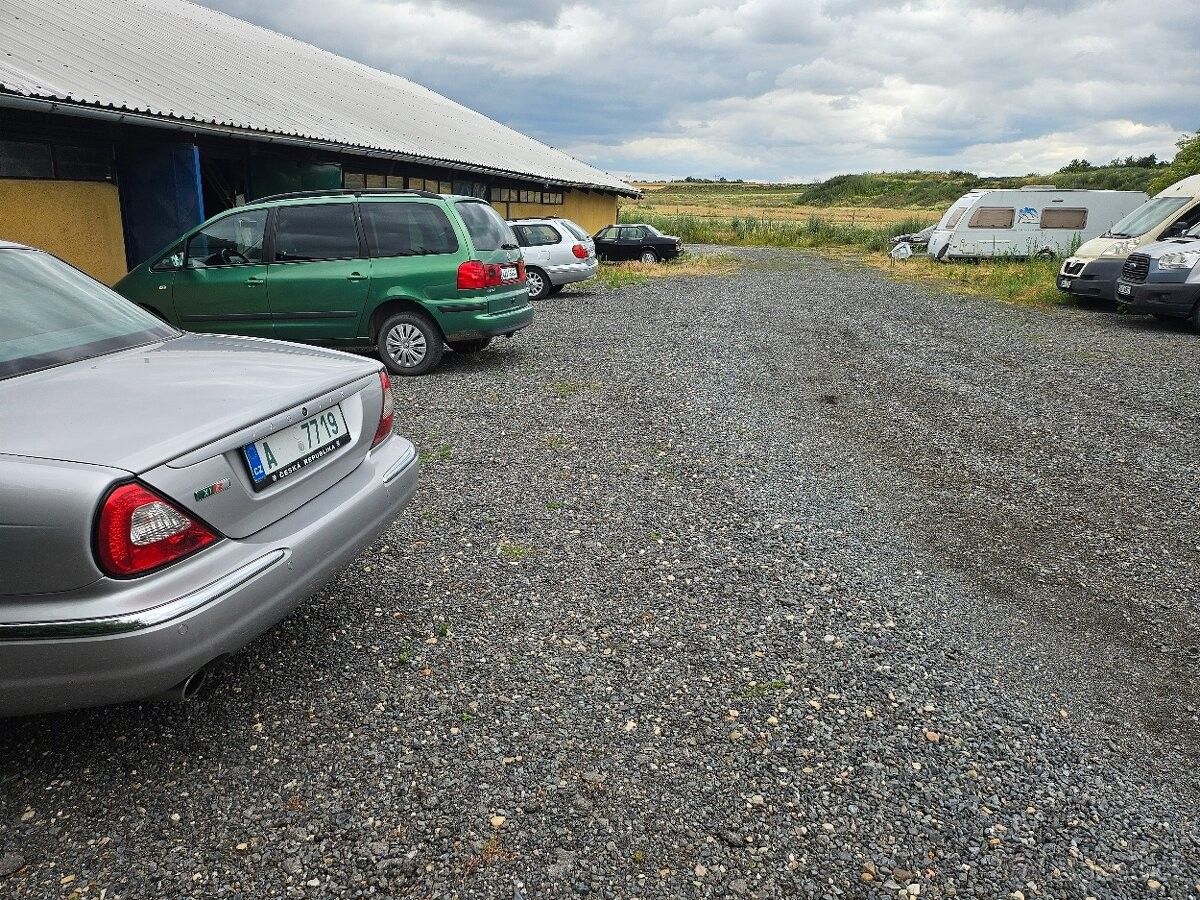 Garáže, Úvaly, 250 82