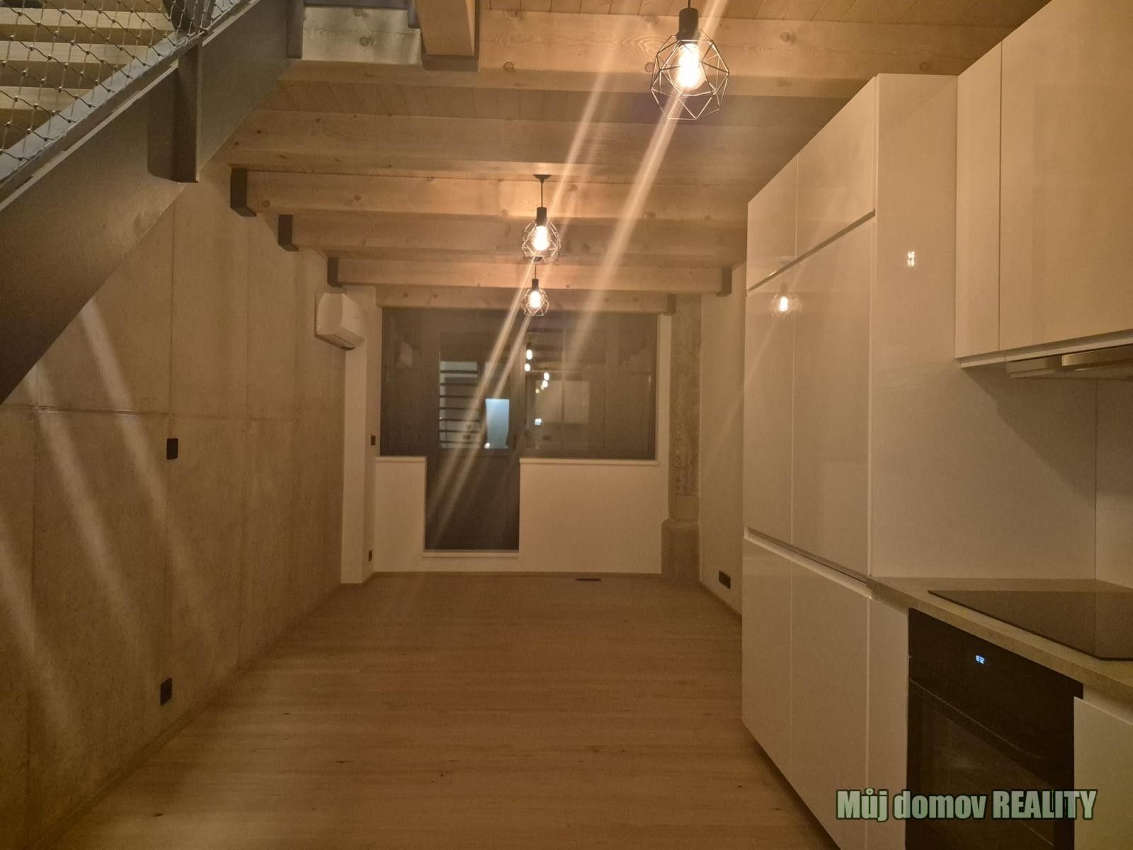 Pronájem byt 3+kk - Kolbenova, Praha, 66 m²