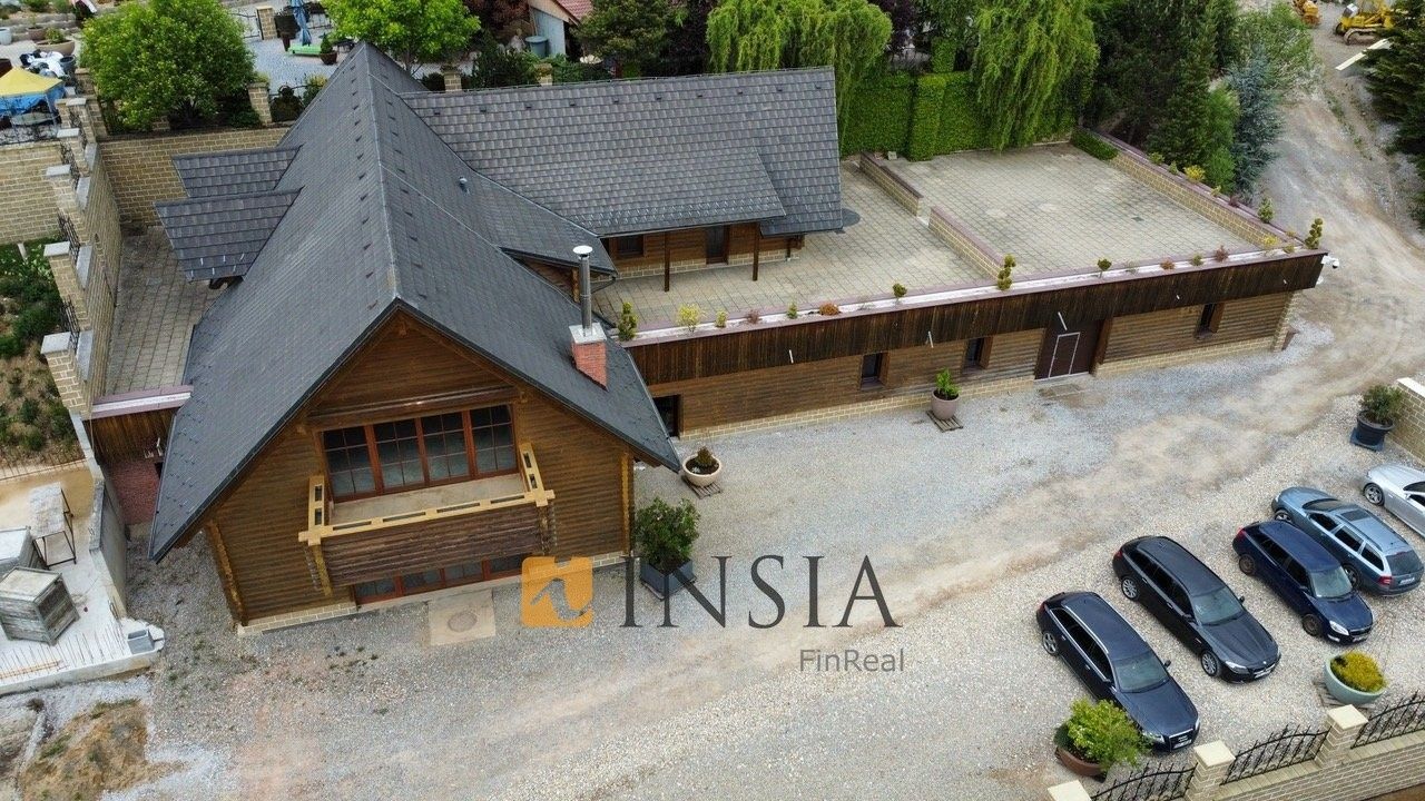 Prodej rodinný dům - Pod Lesem, Králův Dvůr, 582 m²