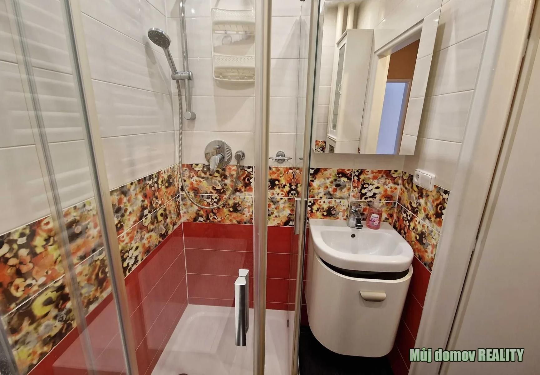 Pronájem byt 2+1 - Podolská, Praha, 58 m²