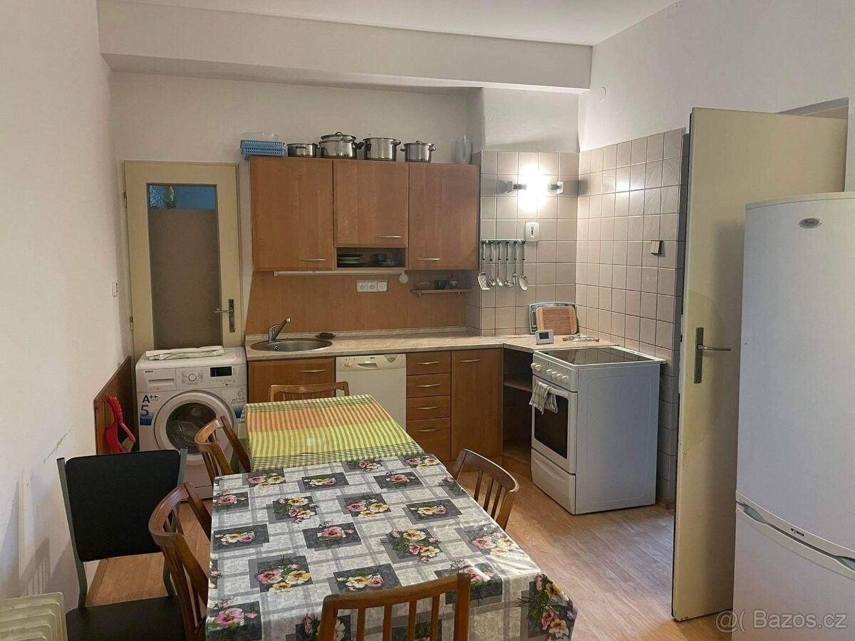 Pronájem rodinný dům - Uherský Brod, 688 01