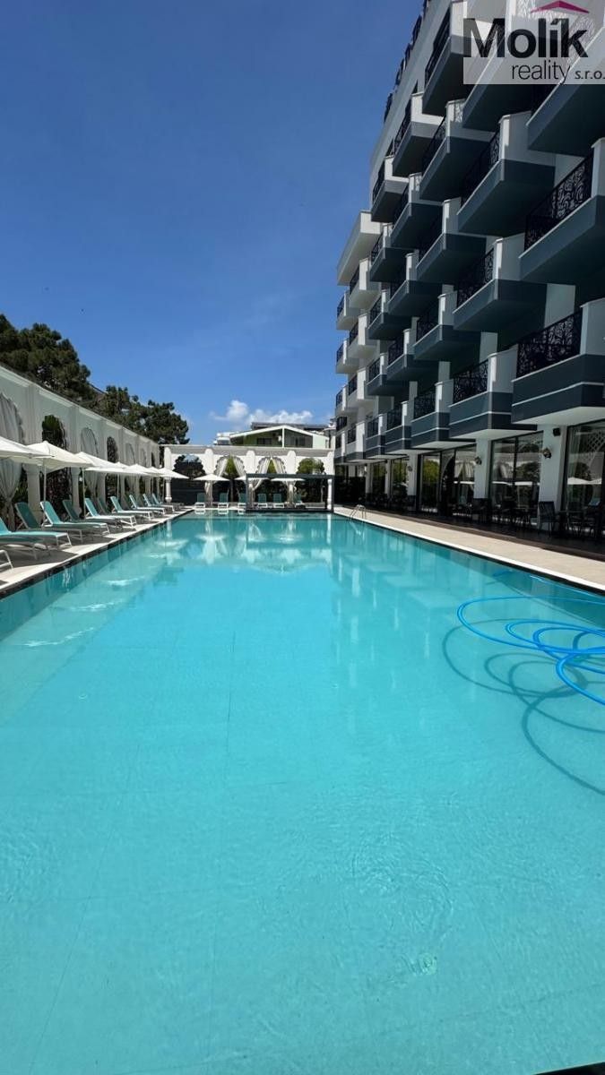 Ubytovací zařízení, Golem, 3 371 m²