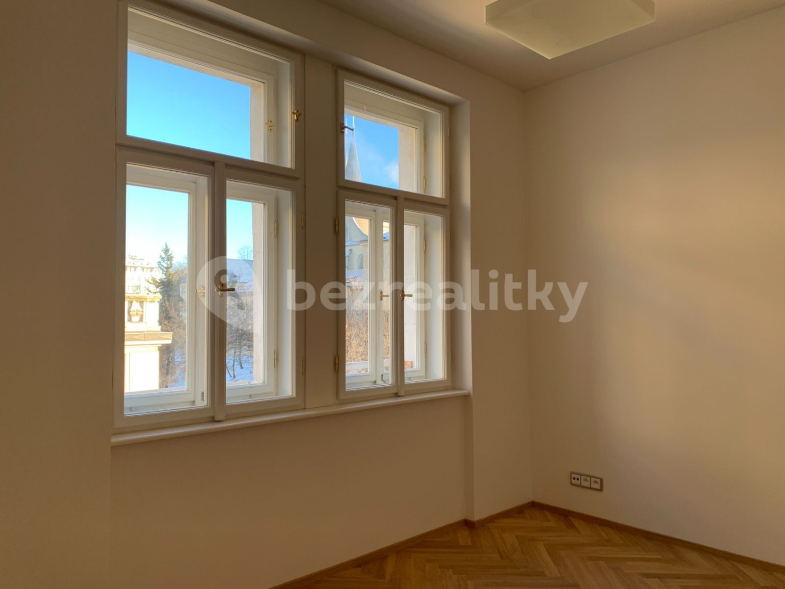 Pronájem byt 2+kk - Na Poříčním právu, Praha - Nové Město, 48 m² - 5