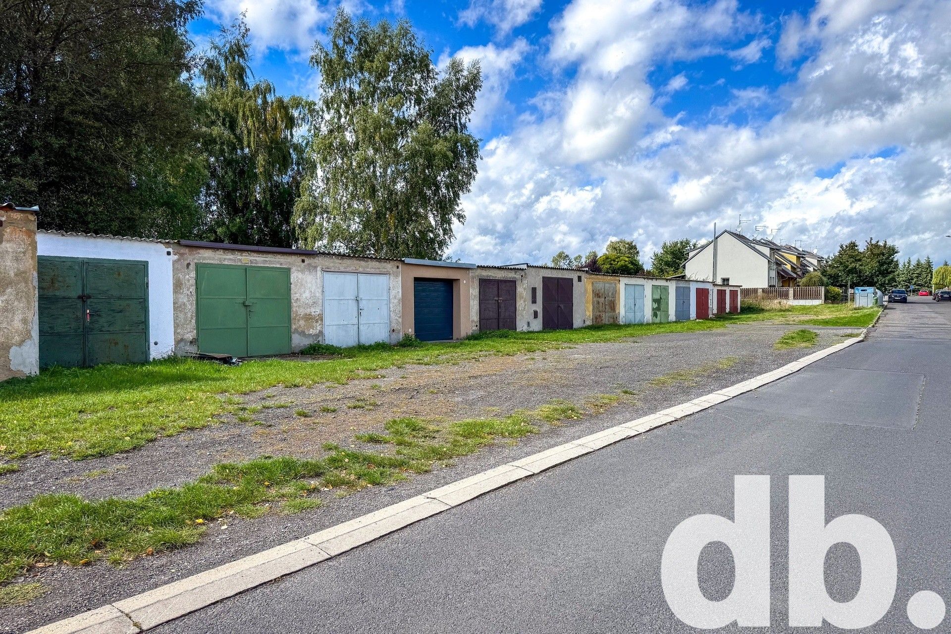 Garáže, V Lučinách, Karlovy Vary, 22 m²