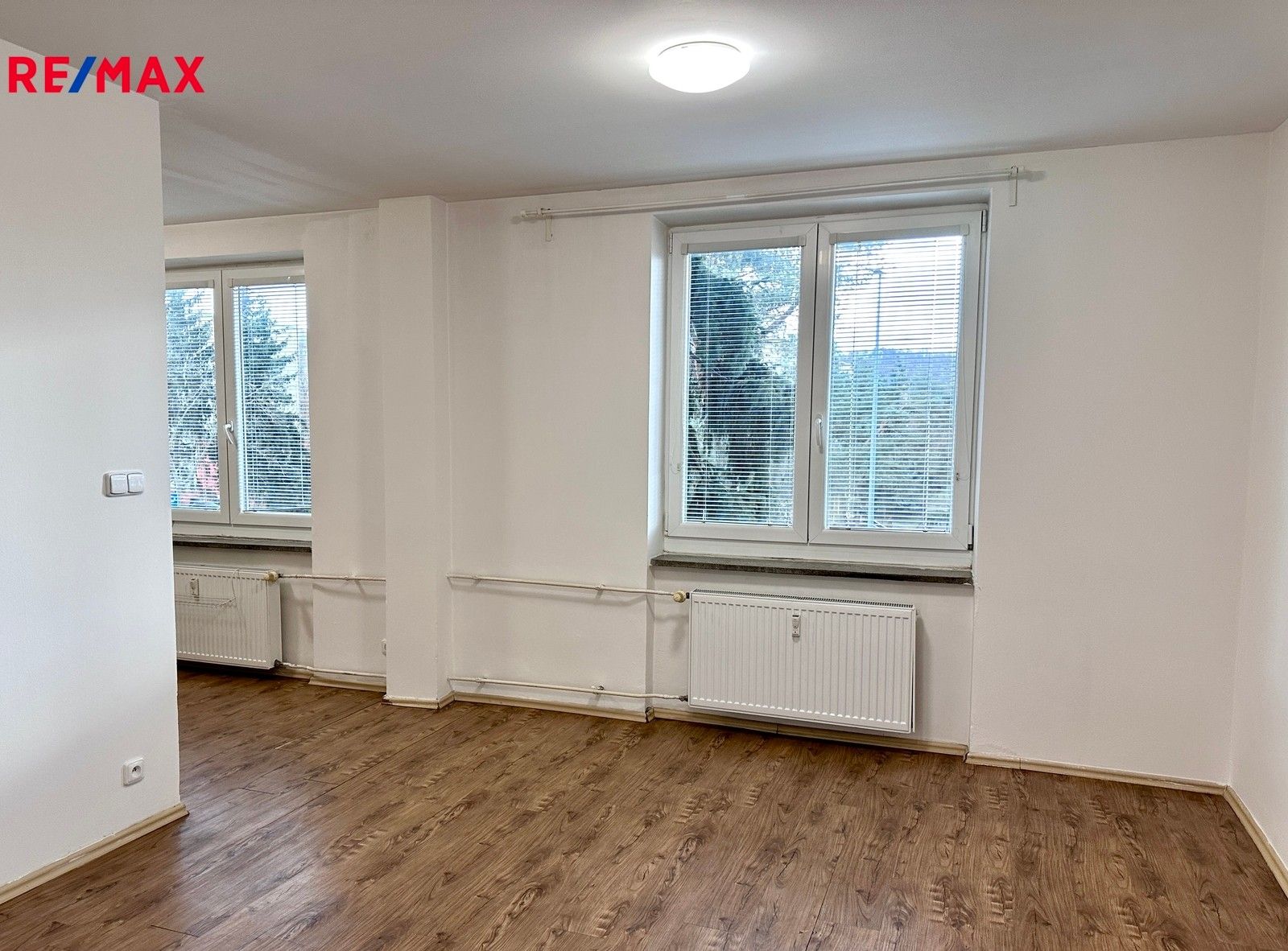 Prodej byt 2+1 - Zelenečská 511, Praha, 54 m²