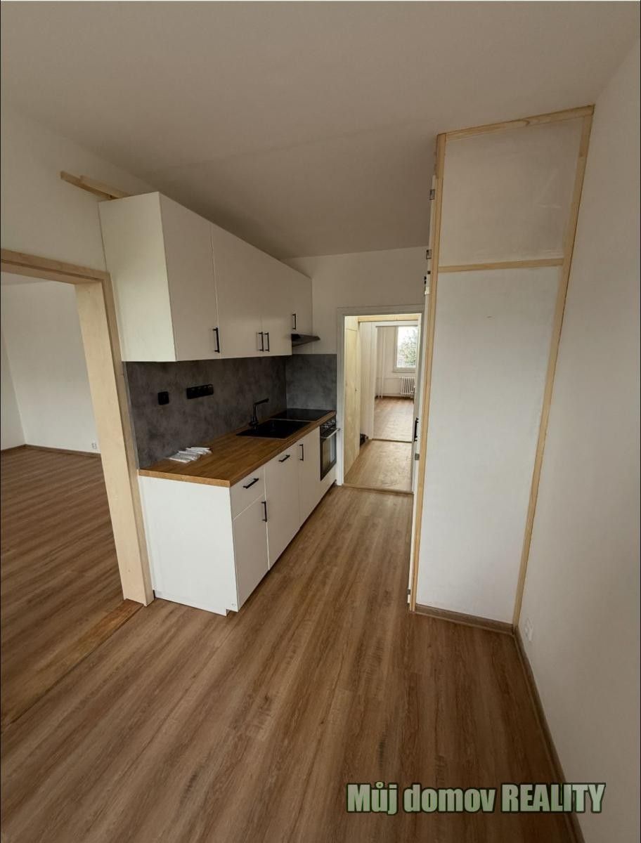 4+1, Tesaříkova, Praha, 81 m²