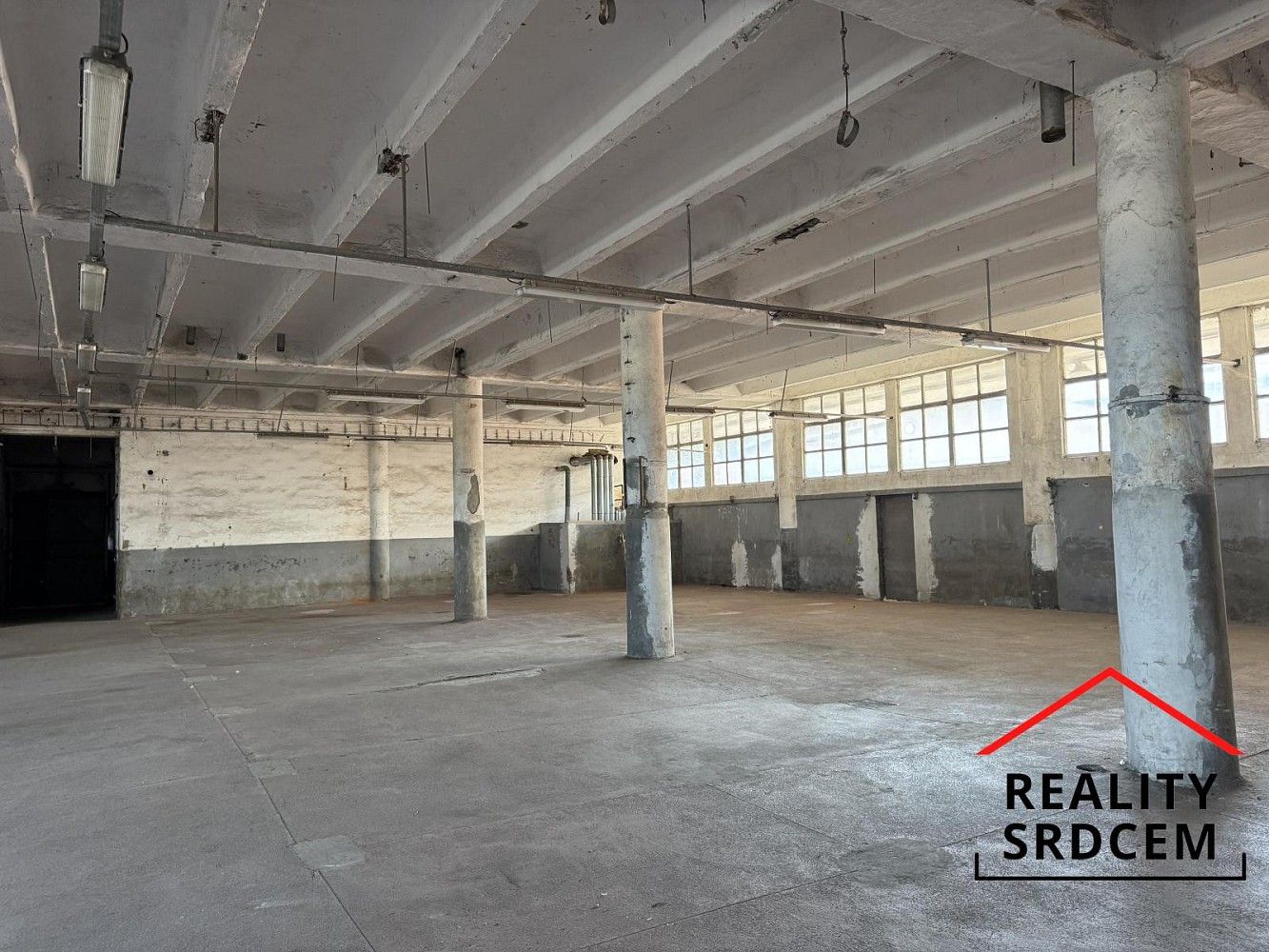 Výrobní prostory, 855 m²