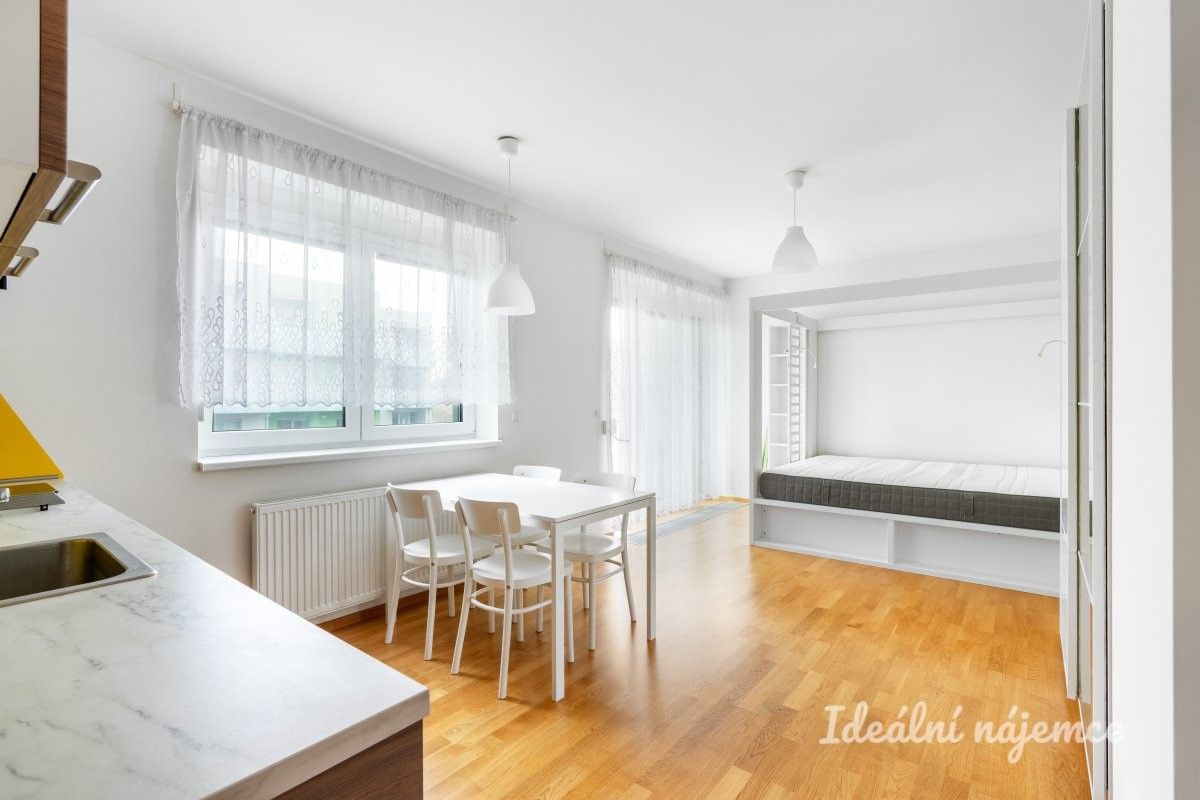 1+kk, Kakosova, Praha, 38 m²
