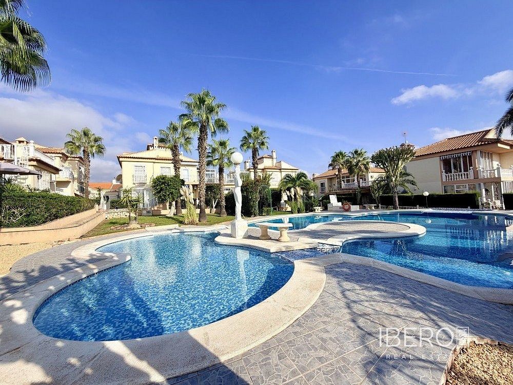 Rodinné domy, Torrevieja, Španělsko, 74 m² - 1
