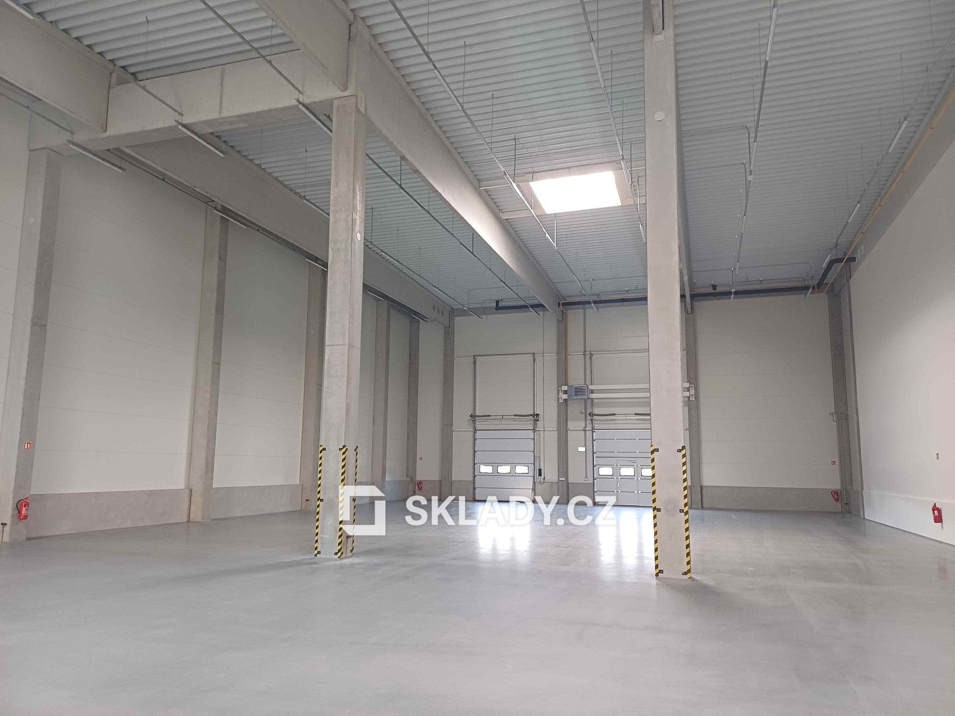 Sklady, V Lučinách, Karlovy Vary Dvory, 1 282 m² - 1