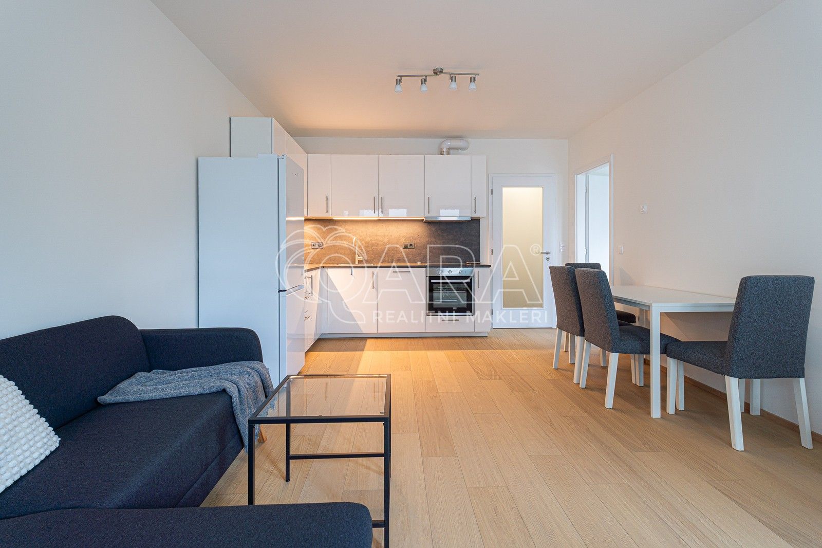 2+kk, Azzoniho, Praha, 52 m²