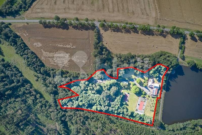 Ubytovací zařízení · 1 350 m² · Želetava, okres Třebíč - 3