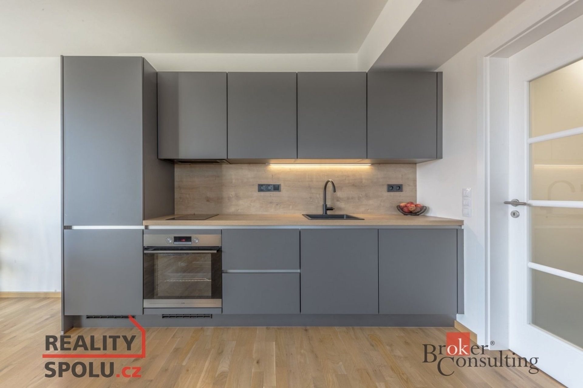 Prodej byt 2+kk - Ústecká,Praha-Dolní Chabry,Praha, 58 m²
