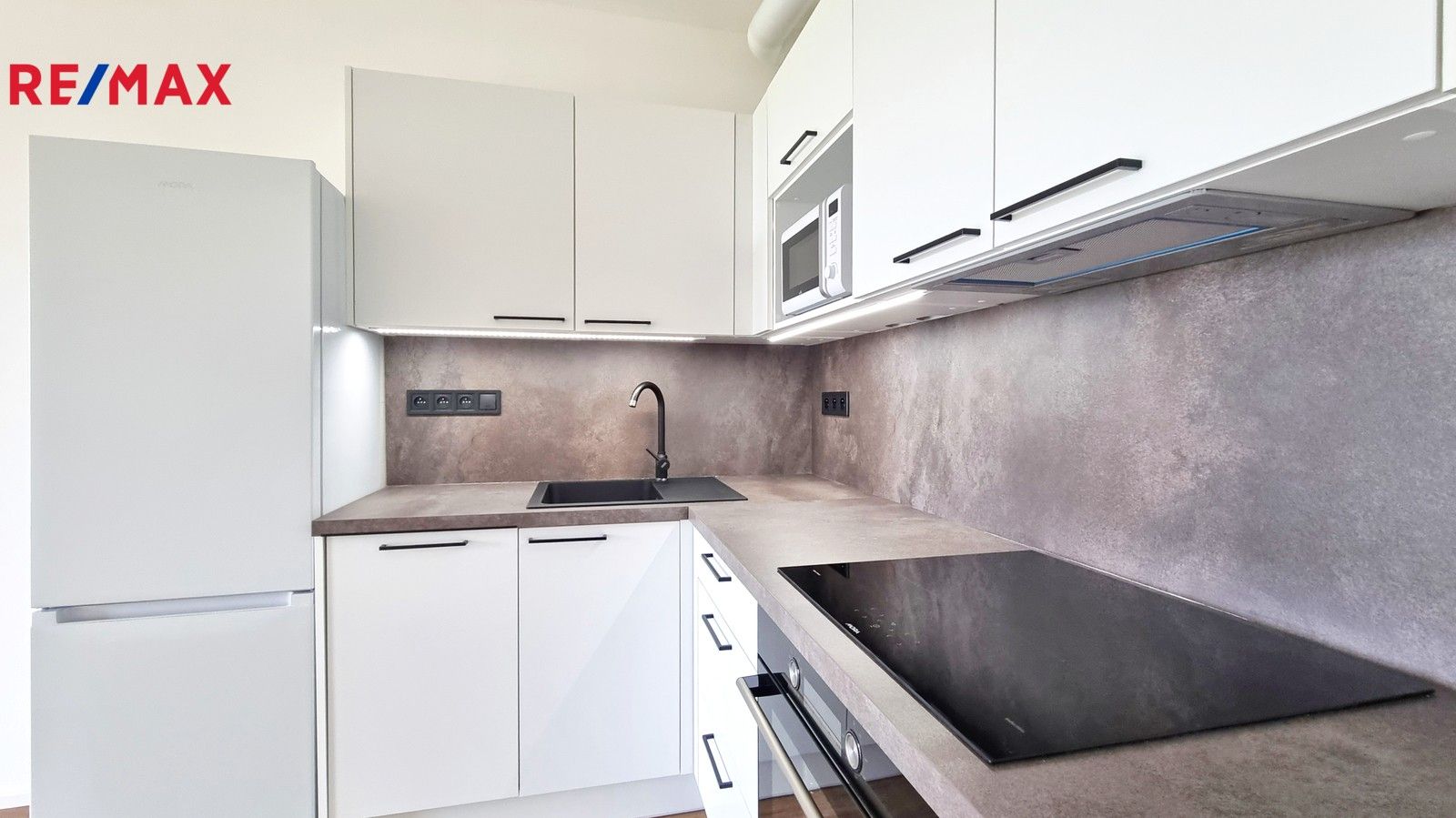 Pronájem byt 2+kk - Potoční, Hluboká nad Vltavou, 60 m²