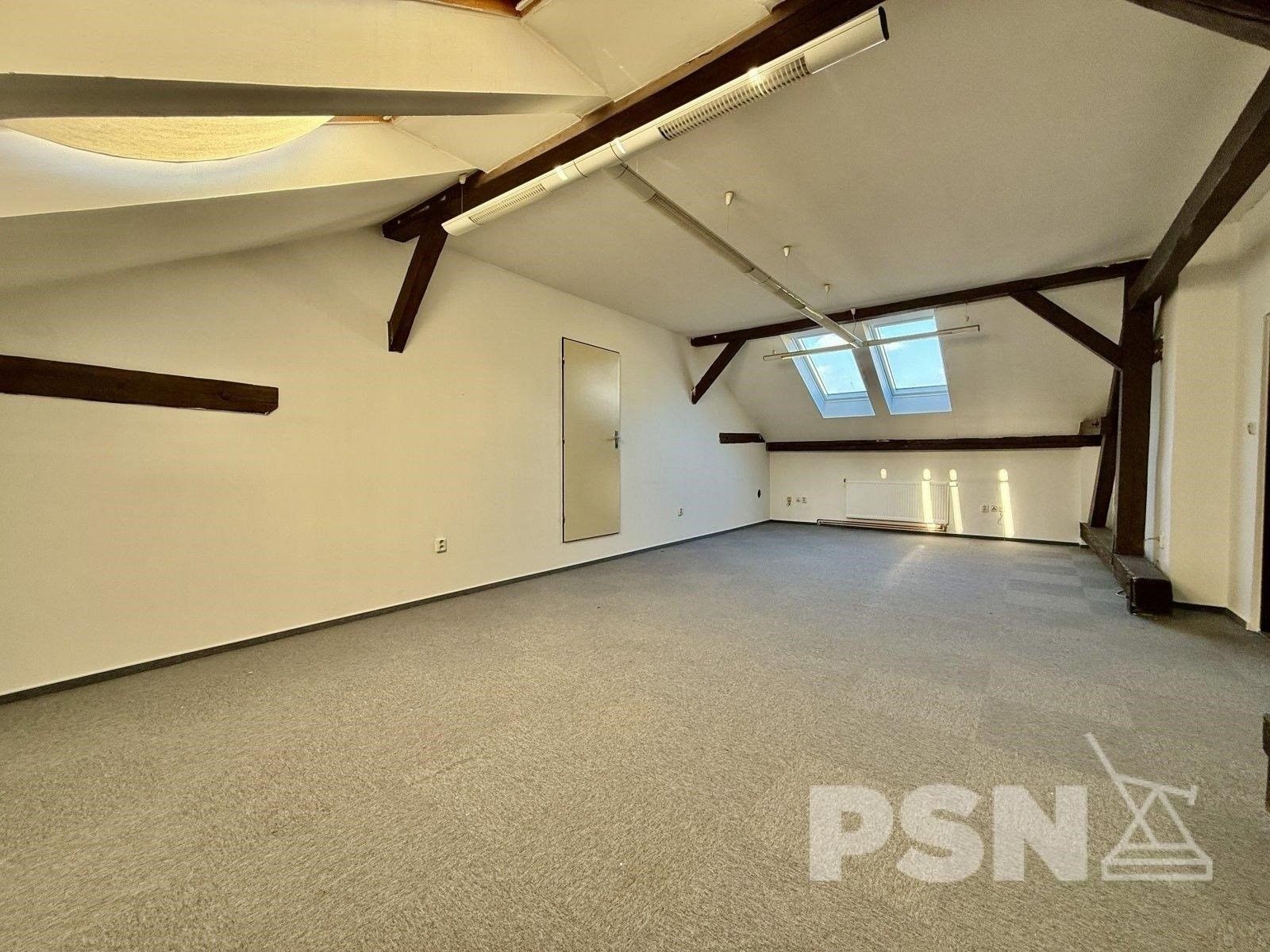 Kanceláře, U vlečky 29, Brno, 67 m²