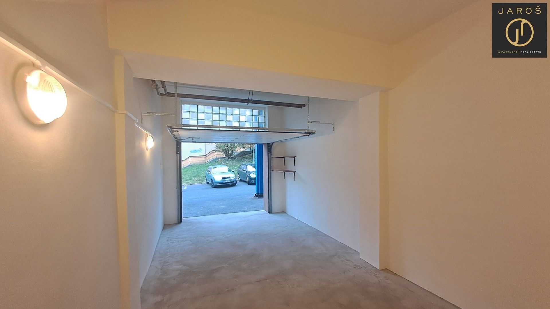 Garáž · 25 m² · Mattoniho nábřeží, Karlovy Vary - 3