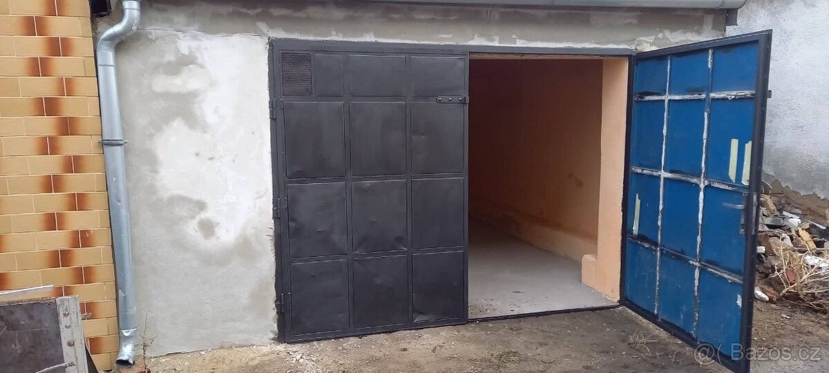 Garáže, Hodonín, 695 01 - 2
