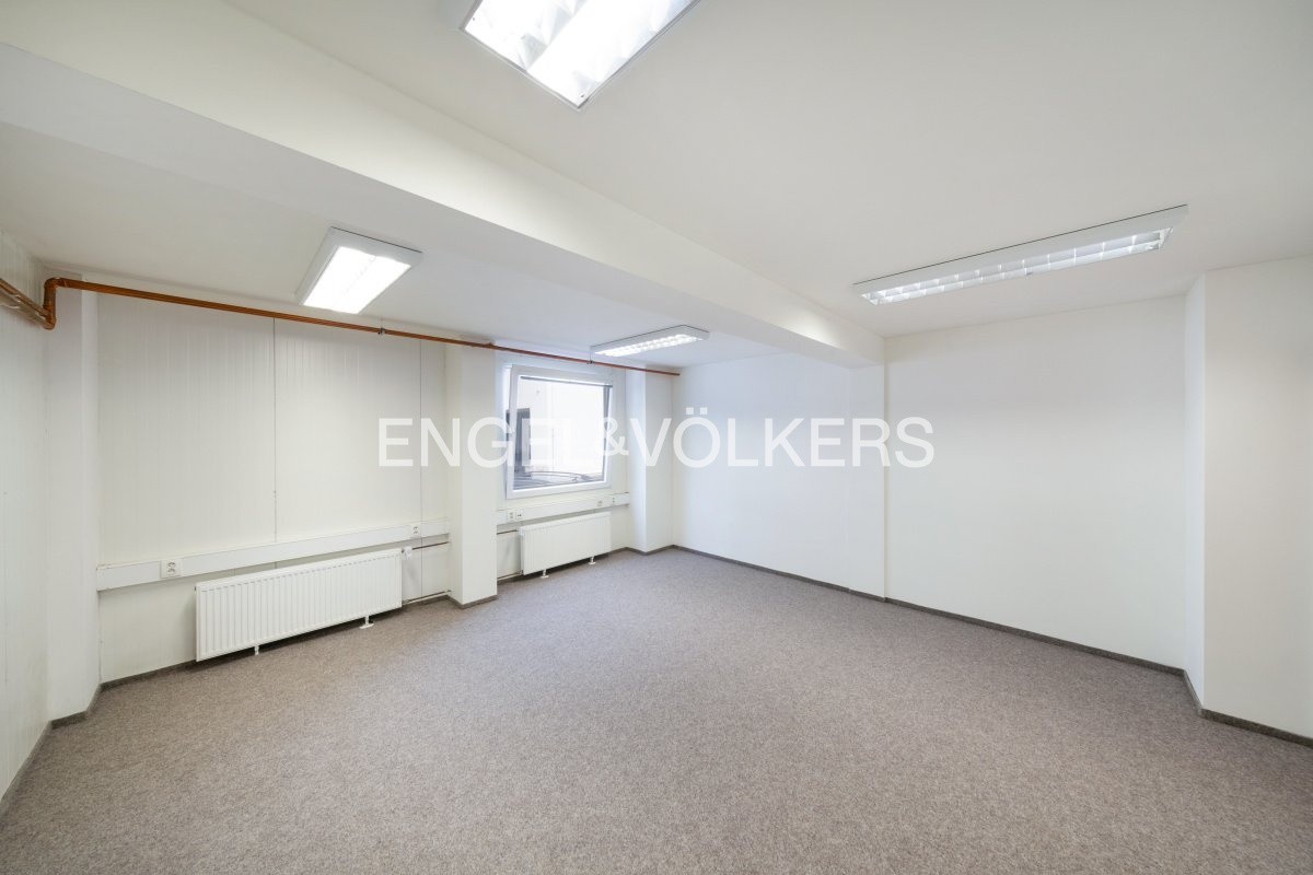 Pronájem sklad - Plzeň Valcha, 370 m² - 5