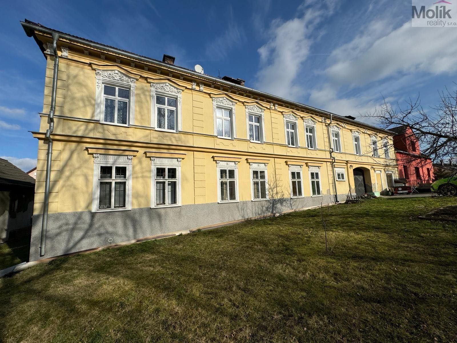 Prodej rodinný dům - Havraň, 252 m²