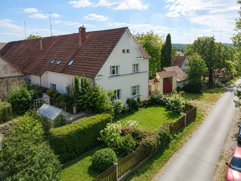 Prodej rodinný dům - Librantice, 785 m² - 1
