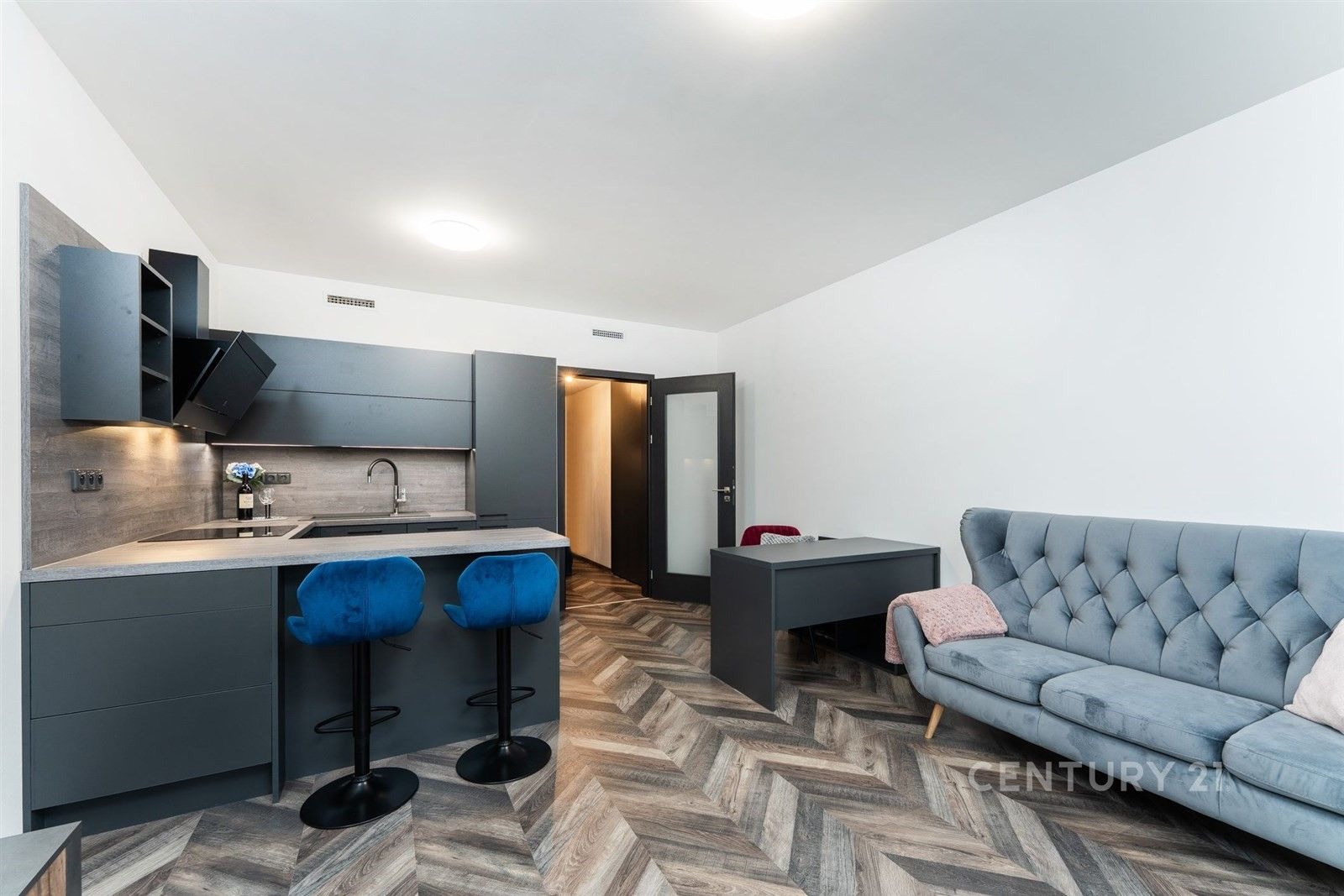 1+kk, Kolbenova, Praha, 30 m²