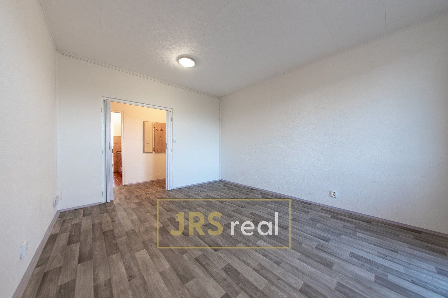 Pronájem byt 1+1 - Veselí nad Moravou, okres Hodonín, Jihomoravský kraj, 39 m² - 5
