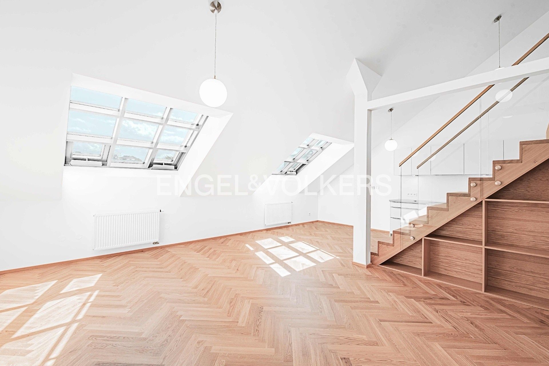 Pronájem byt 3+kk - Seifertova, Praha, 107 m²