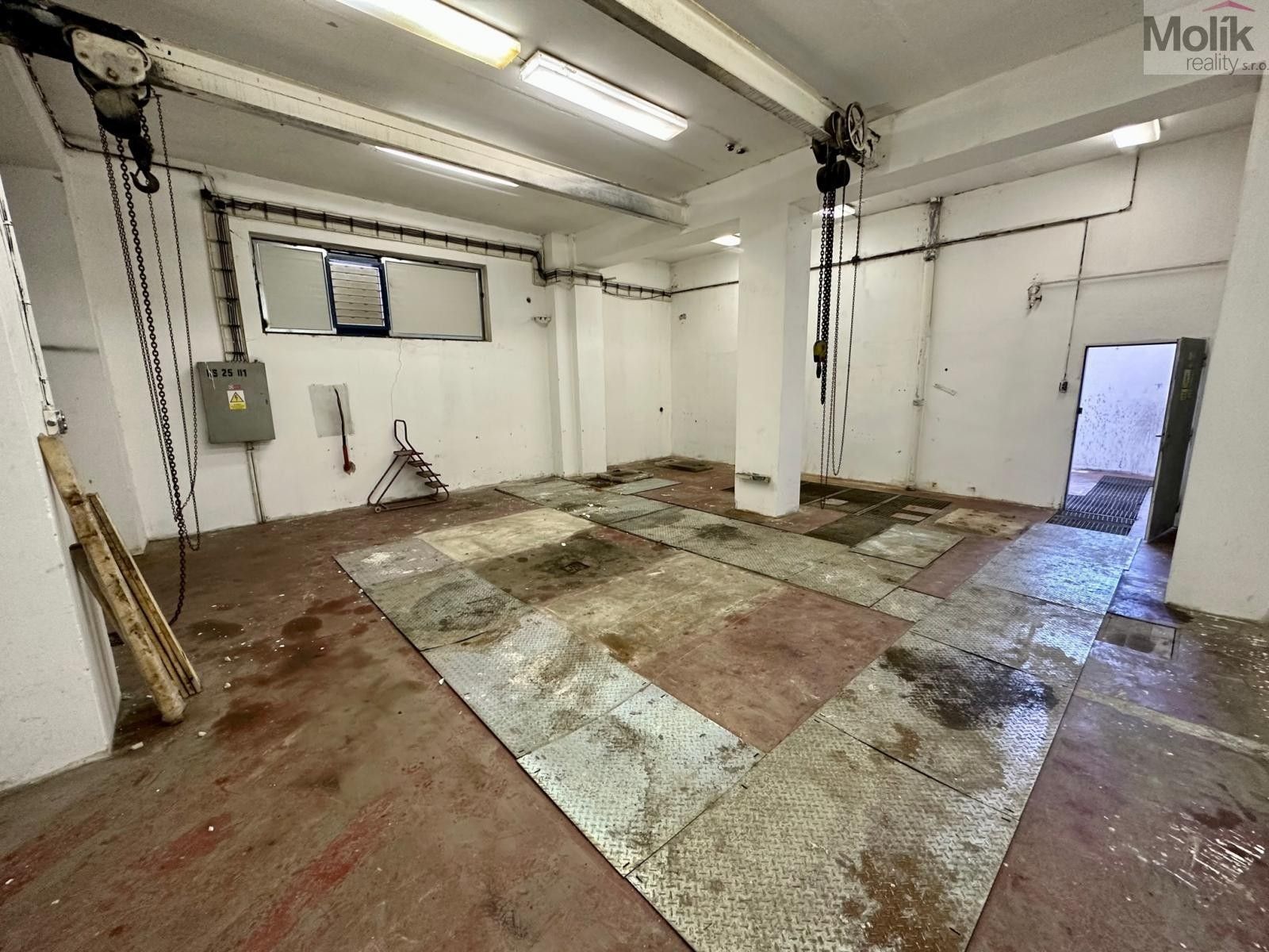 Pronájem garáž - Velebudice, Most, 117 m²