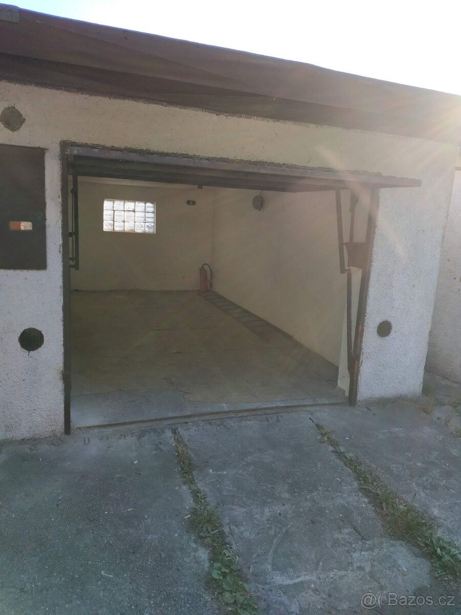 Garáž