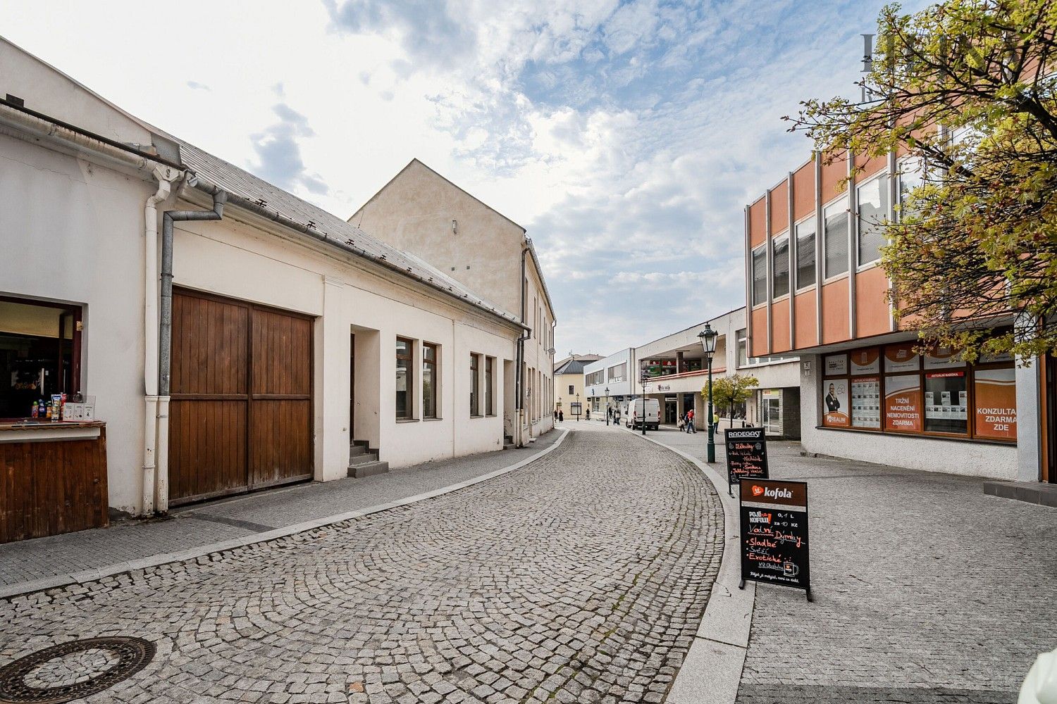 Obchodní prostory, 67 m²