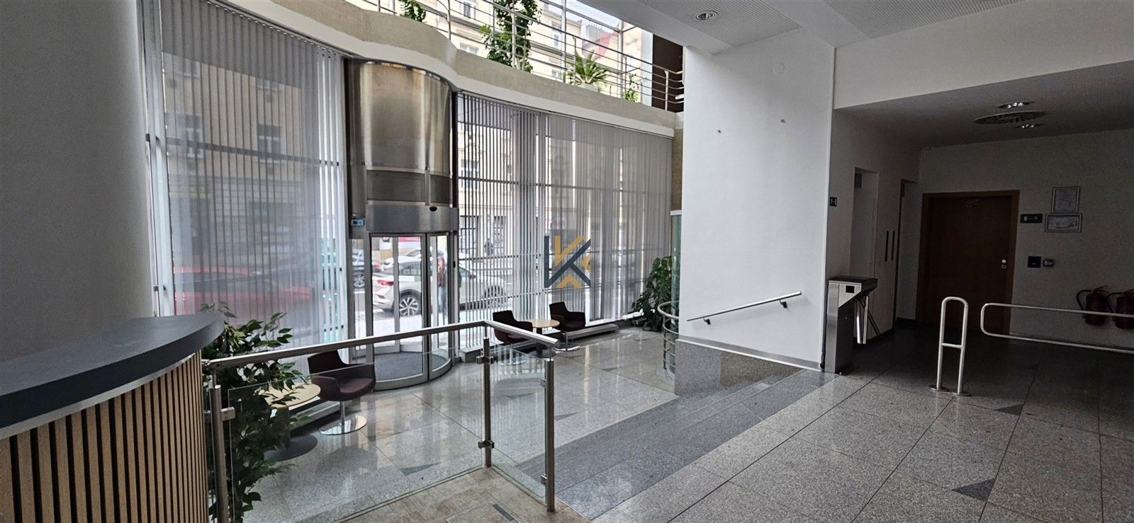 Pronájem obchodní prostory - Hartigova, Praha, 600 m²