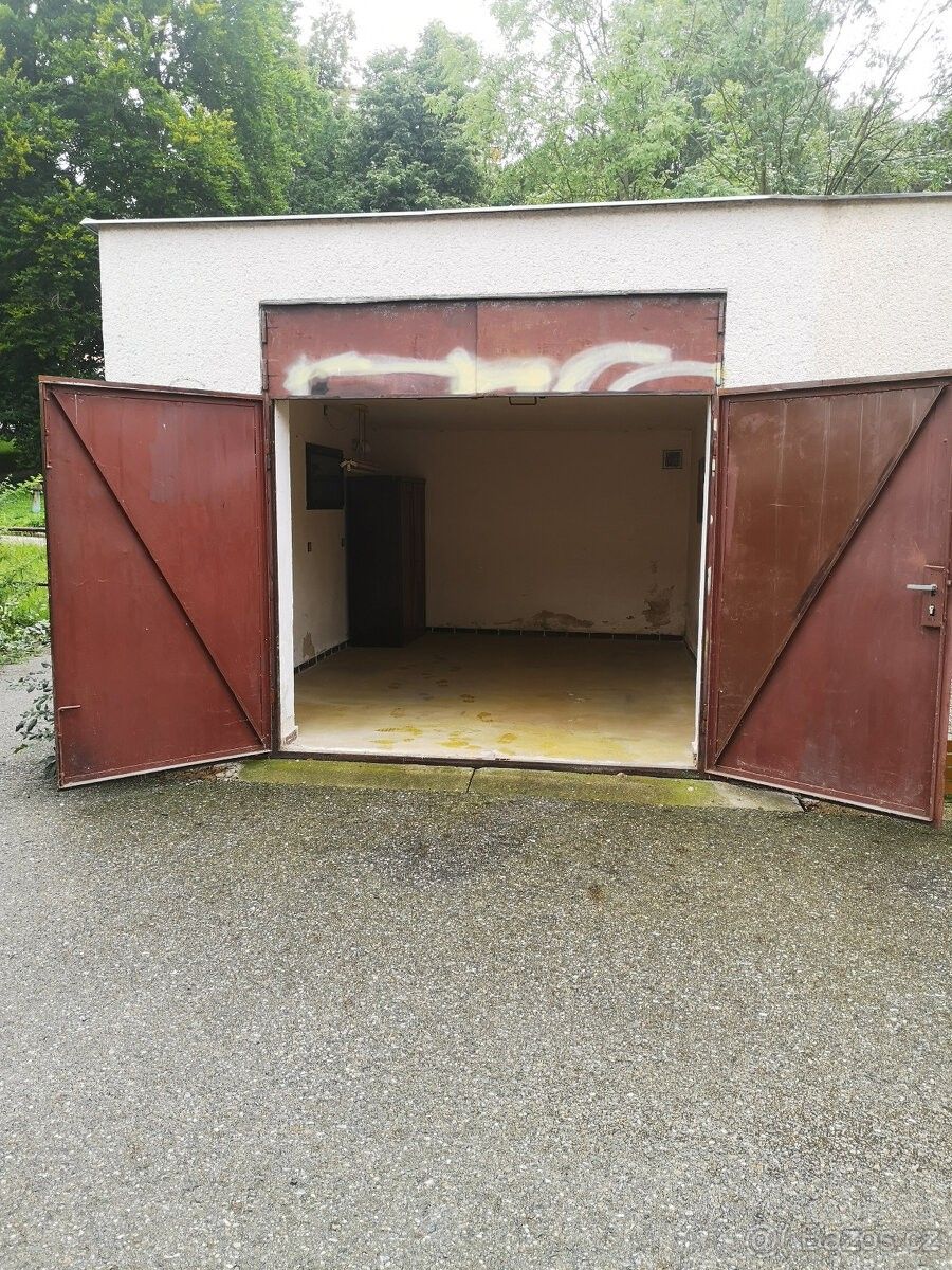 Garáže, Hybrálec, 586 01
