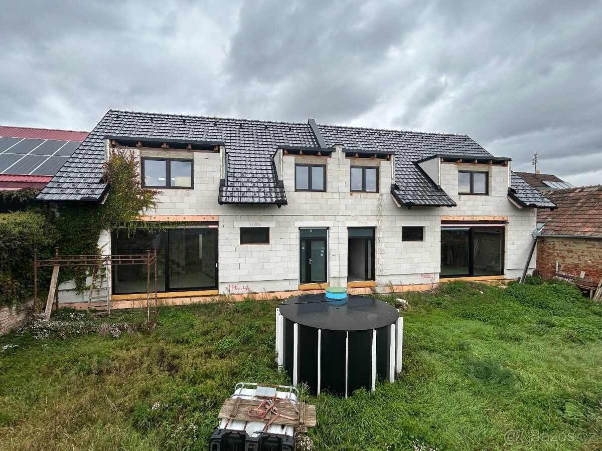 Rodinné domy, Mikulčice, 696 19