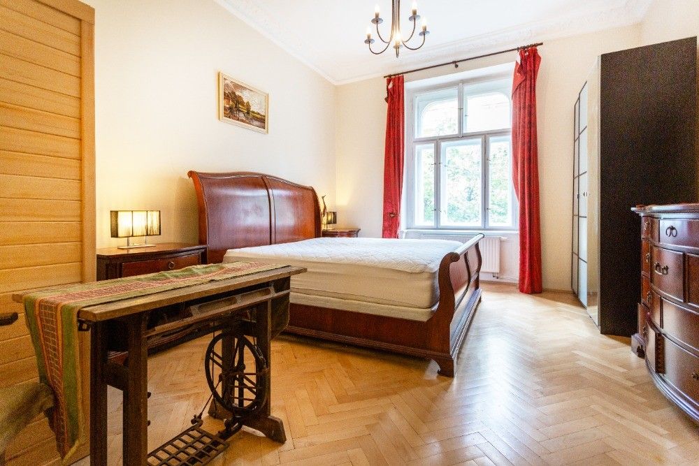 Byt 4+1 · 130 m² · Italská, Praha - 4