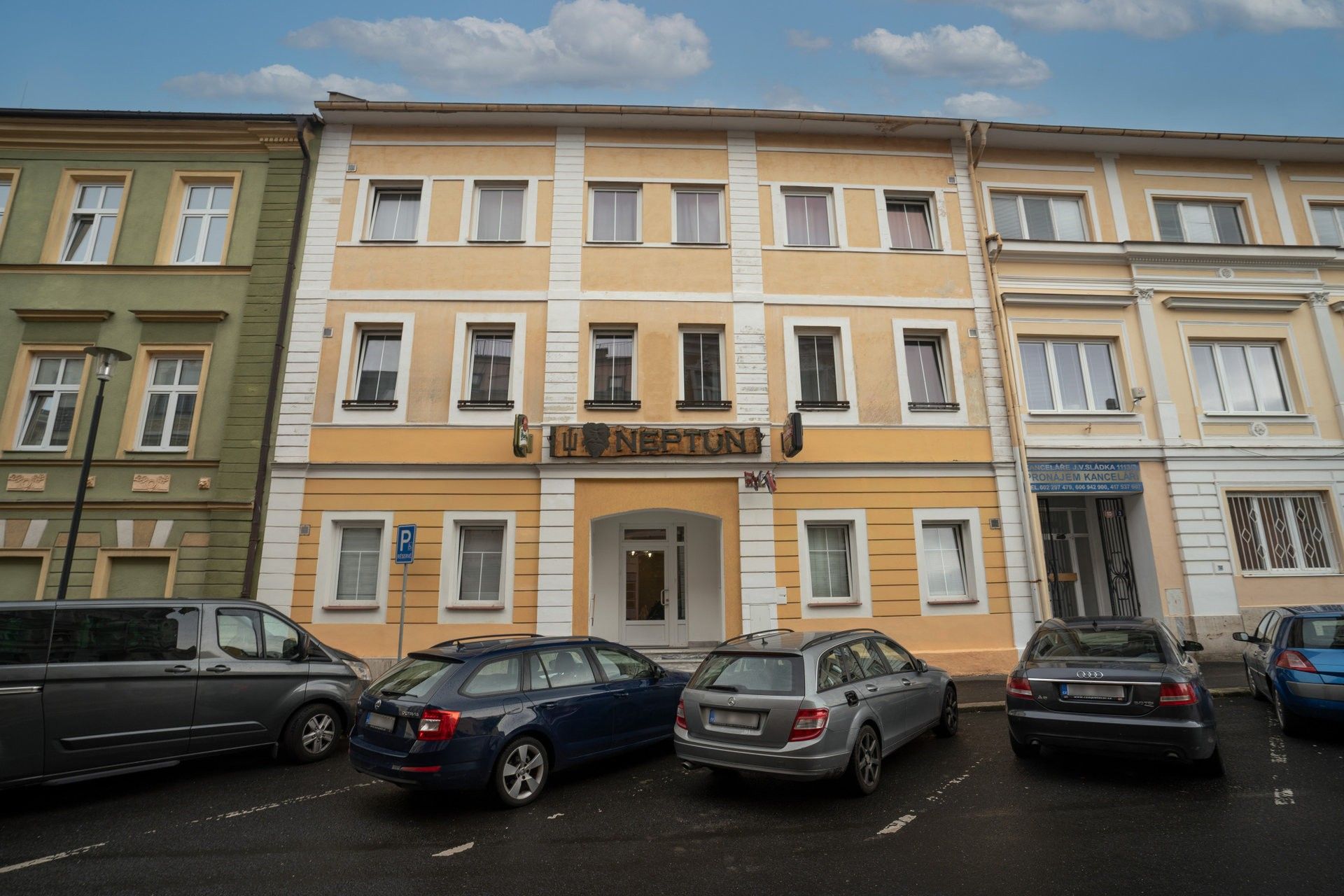 Restaurace, J. V. Sládka, Teplice, 107 m²