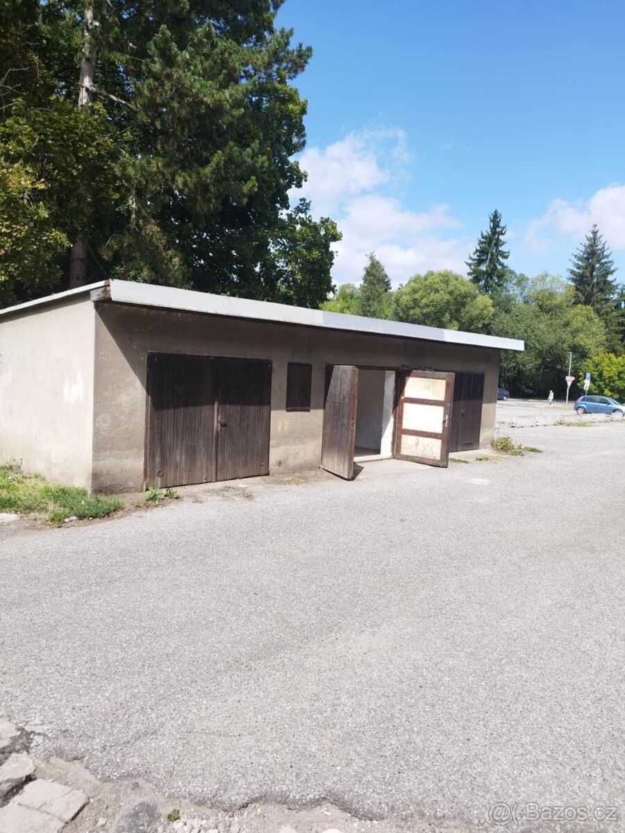 Garáže, Hrubá Skála, 511 01