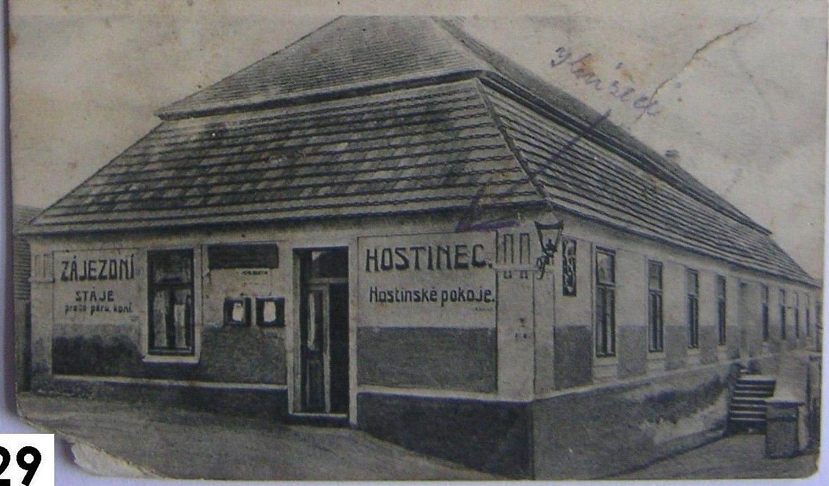 Restaurace · 392 m² · Liblice, okres Mělník - 3
