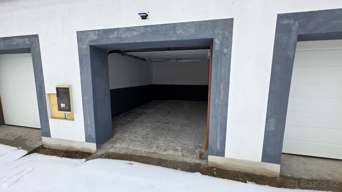 Garáže, Mšené-lázně, 411 19